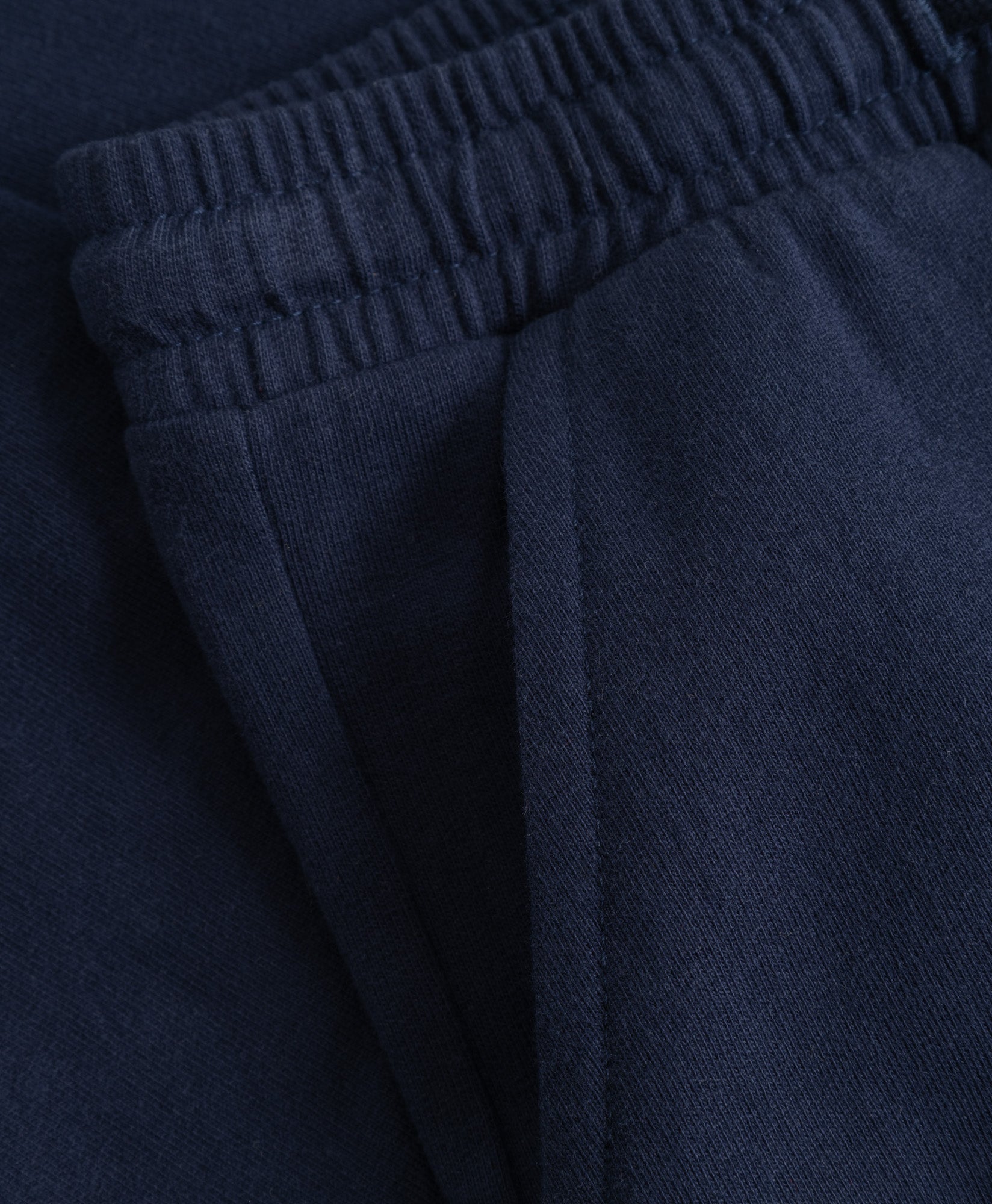 615466_37-BLACK_IRIS-40